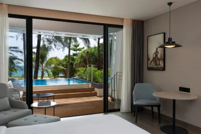 Superior Zimmer mit Privatpool – direkt am Meer — Radisson Blu Resort, Phuket Mai Khao Beach